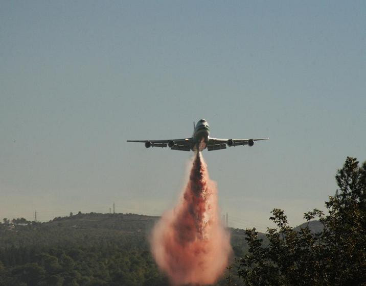 Boeing 747 Supertanker 