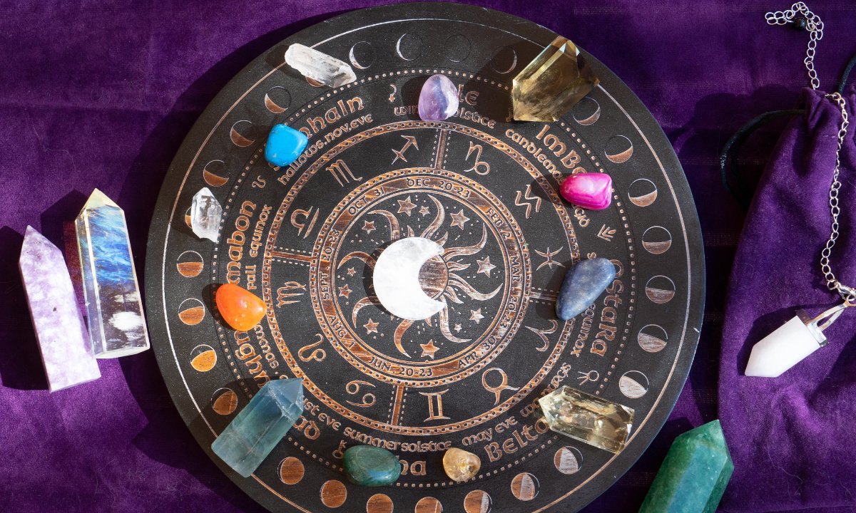 Turkus dla Lwa, różowy kwarc dla Byka – odkryj talizman, który przyciągnie do ciebie miłość