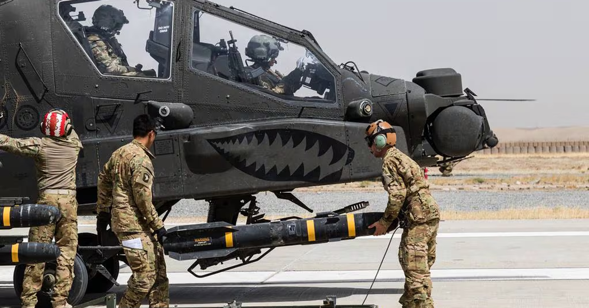 Generał Nowak: pierwsze śmigłowce AH-64 Apache w Polsce już w maju
