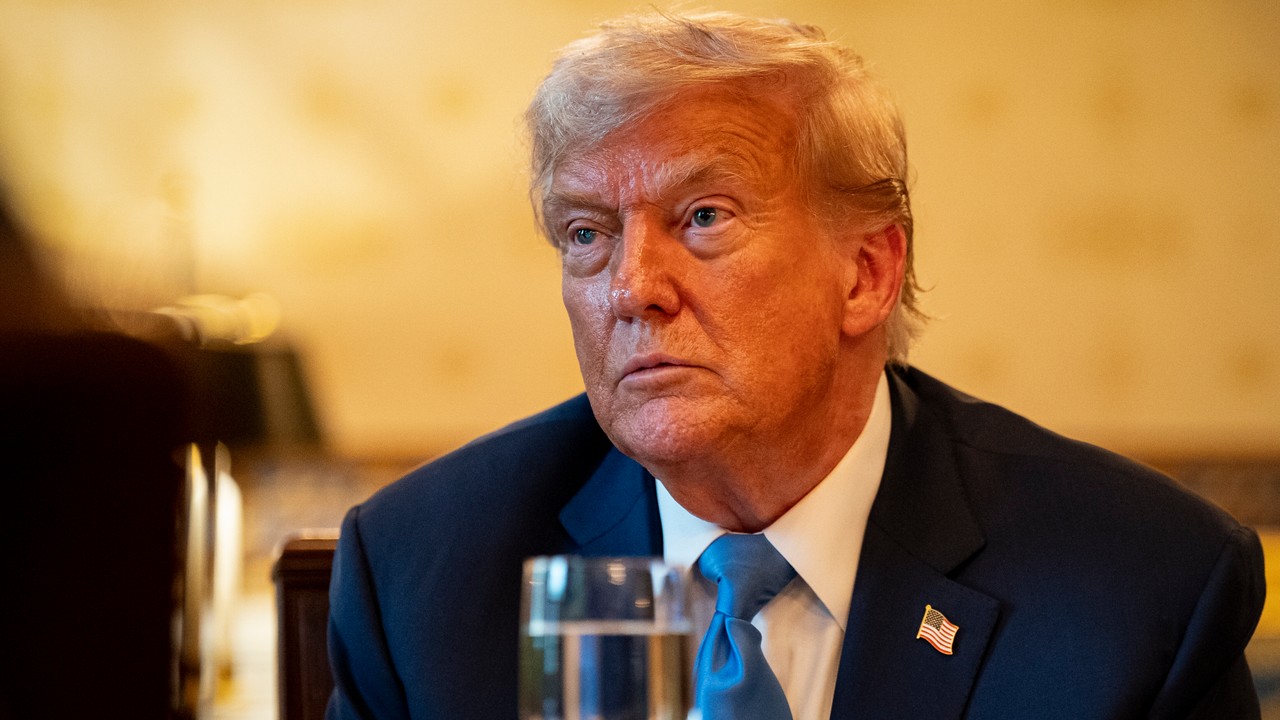Donald Trump grozi cłami. 