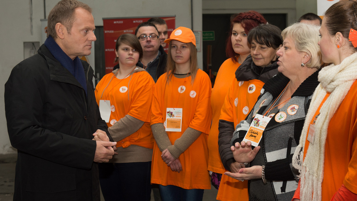 Premier Donald Tusk odwiedził w sobotę bazę magazynową PERN "Przyjaźń" w Miszewku Strzałkowskim pod Płockiem (Mazowieckie), gdzie oddano do użytku dwa nowe zbiorniki na ropę naftową o pojemności po 100 tys. m sześc. Koszt inwestycji to ponad 77 mln zł.