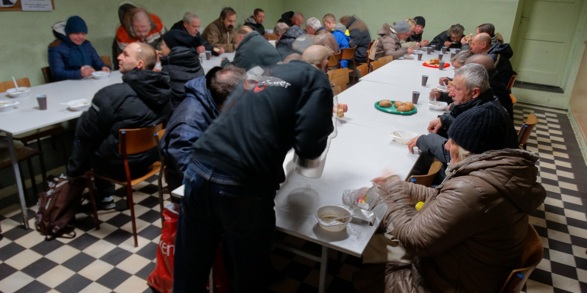 Podziel się posiłkiem z bezdomnymi na Święta