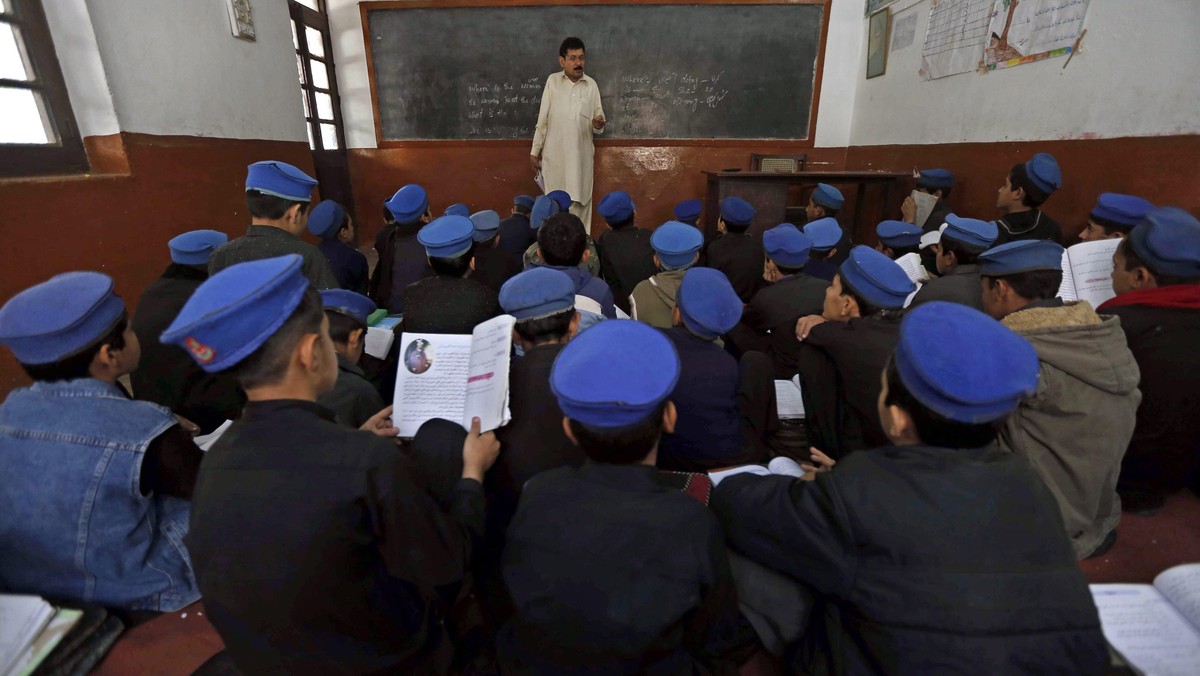 PAKISTAN EDUCATION SCHOOLS LITERACY