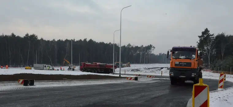 Węzeł Emilia znów dostępny dla kierowców. Wiemy, kiedy autostrada A2 zostanie skomunikowana z drogą S14