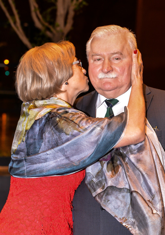 Danuta i Lech Wałęsowie świętują 50. rocznicę ślubu. Jak zmieniali się przez lata?