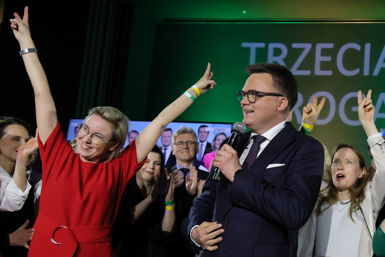 Marszałek Sejmu Szymon Hołownia w sztabie wyborczym Trzeciej Drogi