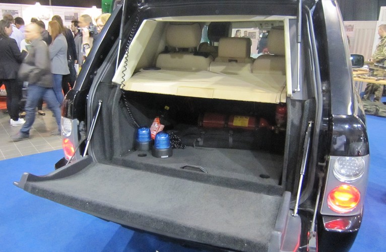 Samochód BOR - range rover