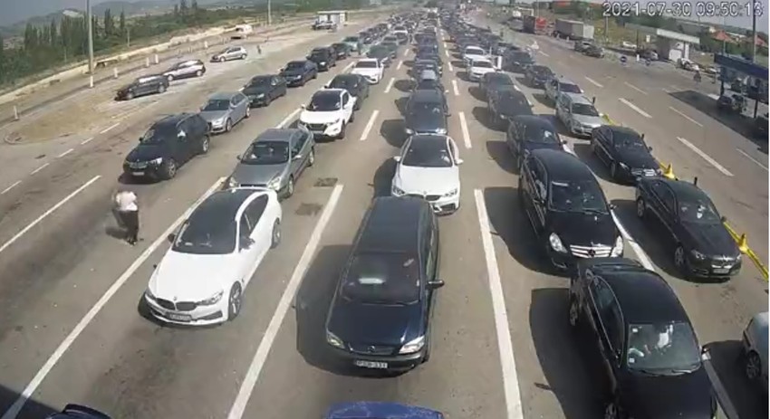 Zbog smene turista gužve ne prestaju