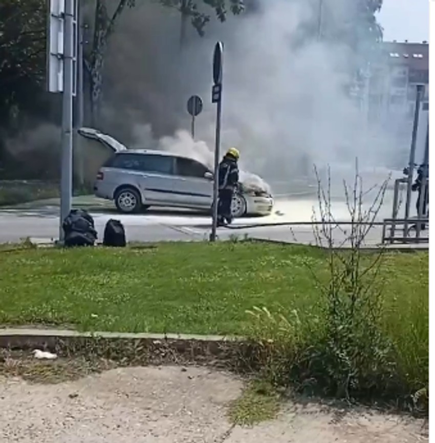 zapaljen auto