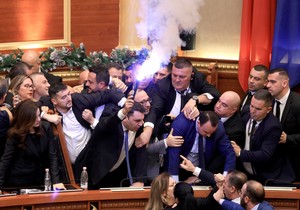 Sukob u albanskom parlamentu