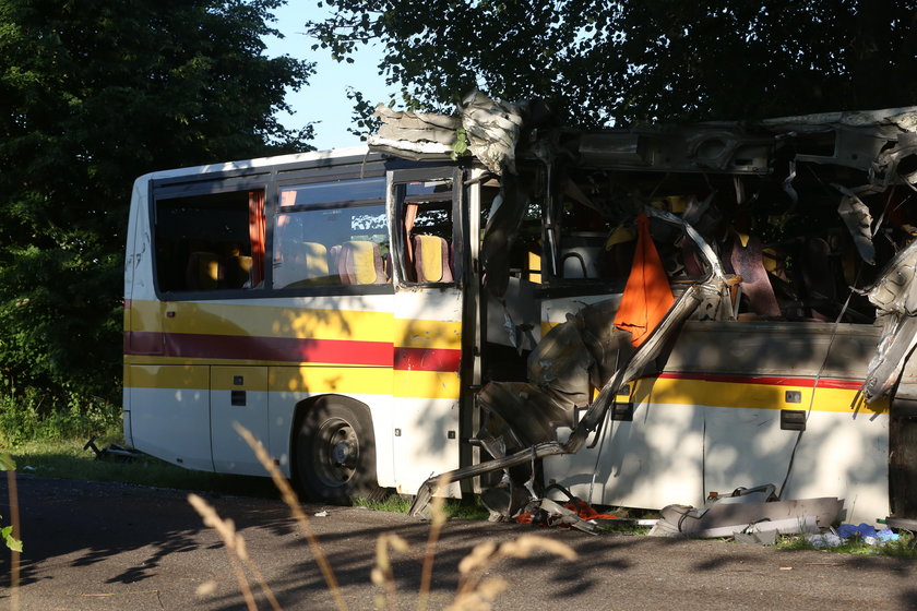 Zmasakrowany autobus