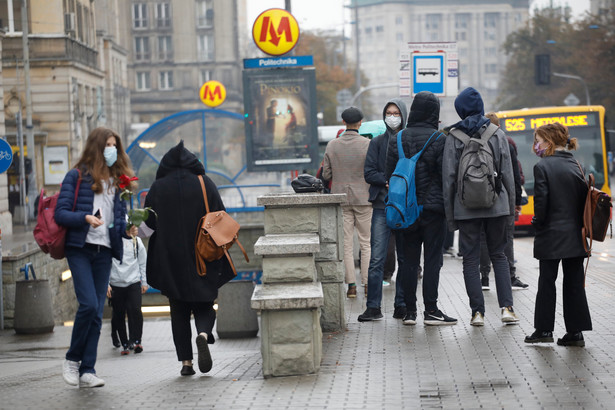 Czy Warszawa trafi do czerwonej strefy?