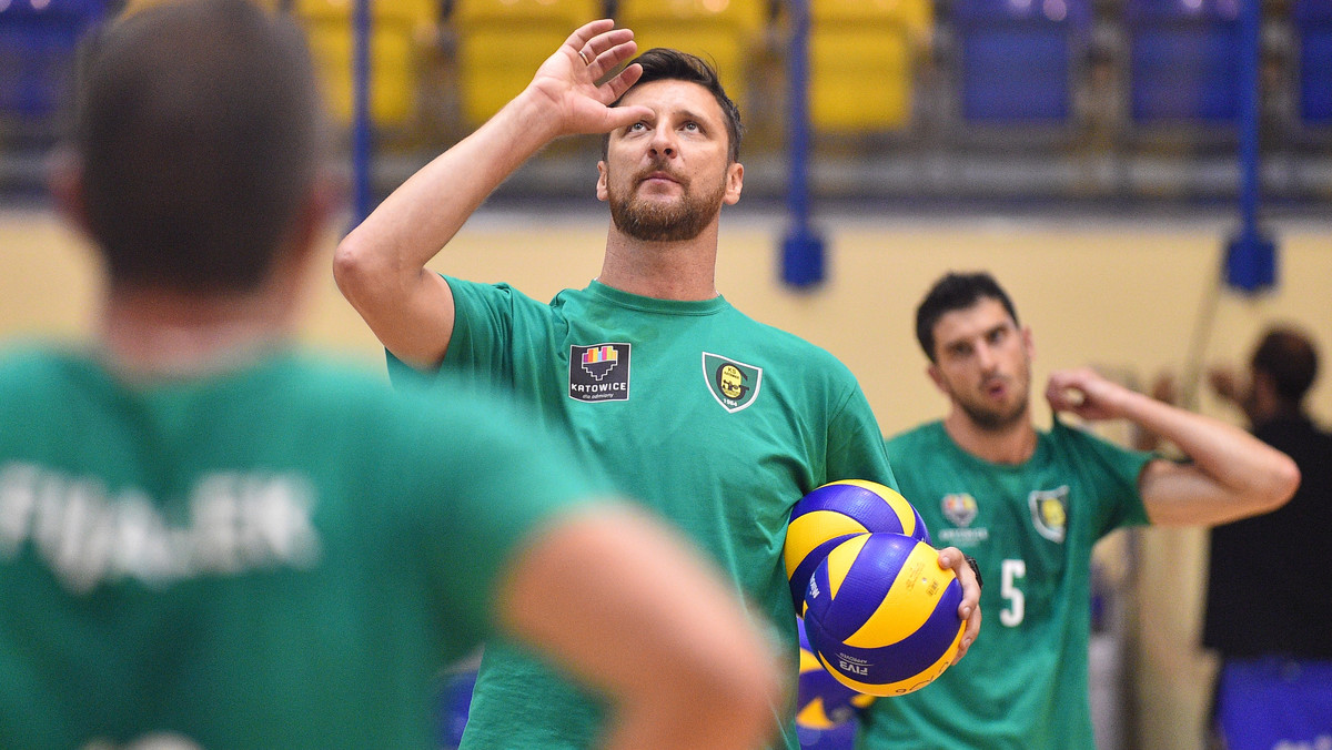 - PlusLiga będzie dla nas deserem po nużącym okresie przygotowań - powiedział dziennikowi "Sport" Piotr Gruszka, trener sekcji siatkarskiej GKS Katowice. Beniaminek PlusLigi ruszył do przygotowań przed sezonem 2016/2017.