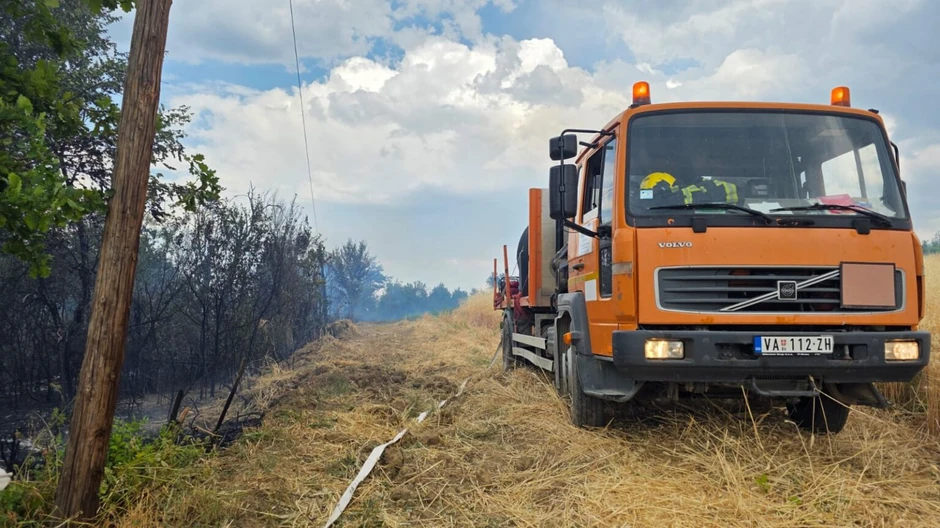 Požari vatrogasci na terenu