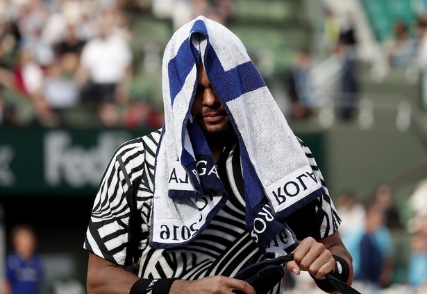 French Open: Jo-Wilfried Tsonga skreczował. Francuski tenisista zszedł z kortu