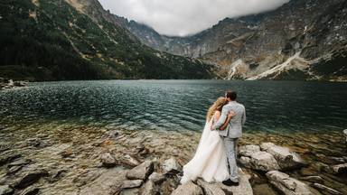 Ile trzeba zapłacić za sesję ślubną w Tatrach? Trzeba zapłacić nie tylko fotografowi