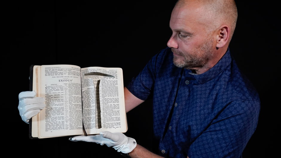 Biblia z filmu "Skazani na Shawshank" została sprzedana za 440 tys. dol. 