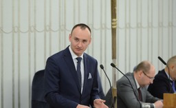 Nowy rzecznik praw dziecka Mikołaj Pawlak złożył ślubowanie w Sejmie