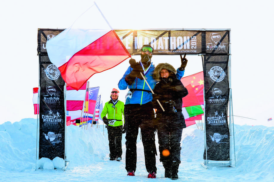 W 2015 roku Szymon Grabowski, wspierany logistycznie przez swoją żonę Olę, ukończył maraton na biegunie północnym. Następny cel? Maraton wokół wulkanu na pustyni Atakama