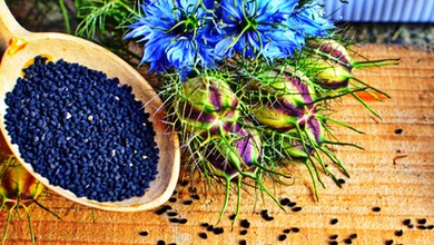 Jedna łyżka dziennie wystarczy. Naturalny sposób na lepszy cholesterol na co dzień