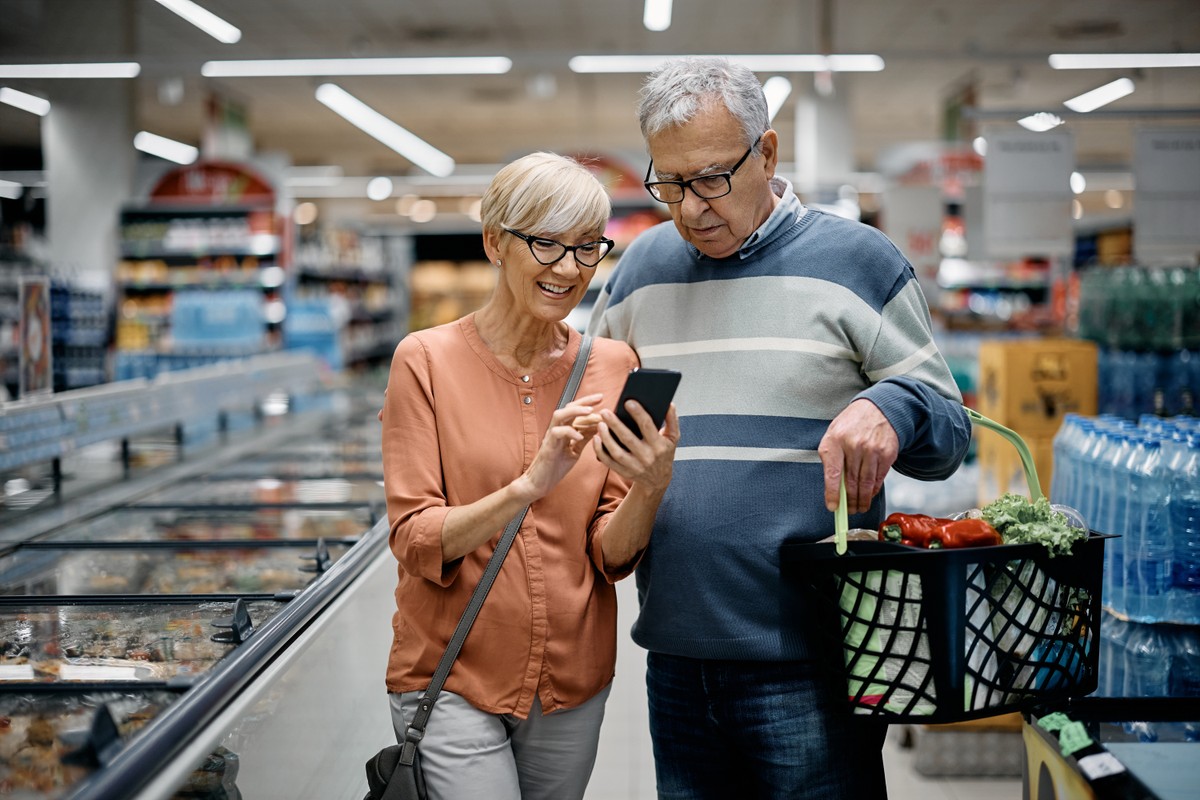 Lidl, Carrefour, Auchan, Kaufland i inne markety oferują zniżki dla seniorów, którzy w przeszłości utrzymywali troje lub więcej dzieci