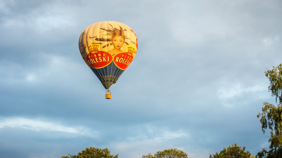 II Zawody Balonowe "In The Silesian Sky" - start balonów świtem z pszczyńskiego parku zamkowego - 25.06.2022 r. - autor: Andrzej Grynpeter