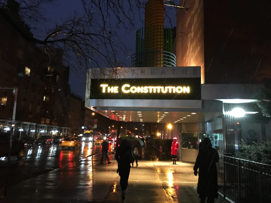 SVA Theatre u Njujorku sa najavom za "Ustav Republike Hrvatske" koji se u Americi prikazuje pod nazivom "Constitution"