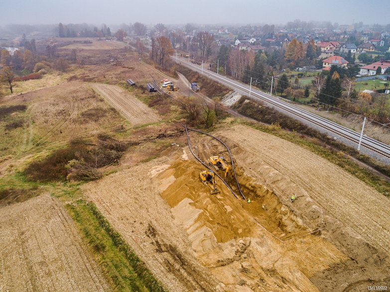 Budowa drogi ekspresowej S-1 - odcinek węzeł Oświęcim - Dankowice - zdjęcia z drona - 15.11.2022 - autor: GDDKiA