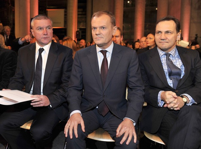 Paweł Graś, Donald Tusk i Radosław Sikorski