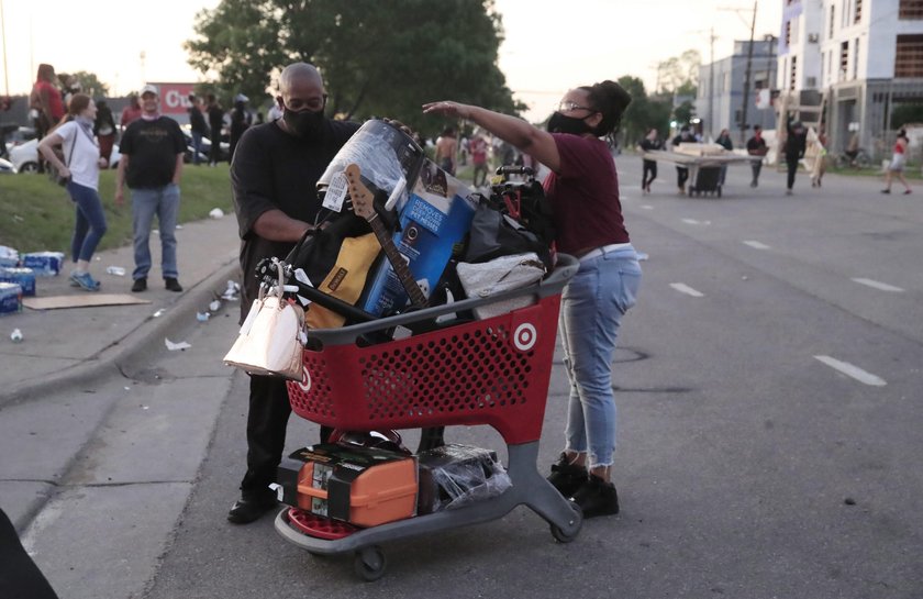 Minneapolis: zamieści po śmierci czarnoskórego Georgea Floyda