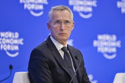 Stoltenberg: Wojna najpewniej skończy się przy stole negocjacyjnym, ale musimy Ukrainie pomóc na polu bitwy