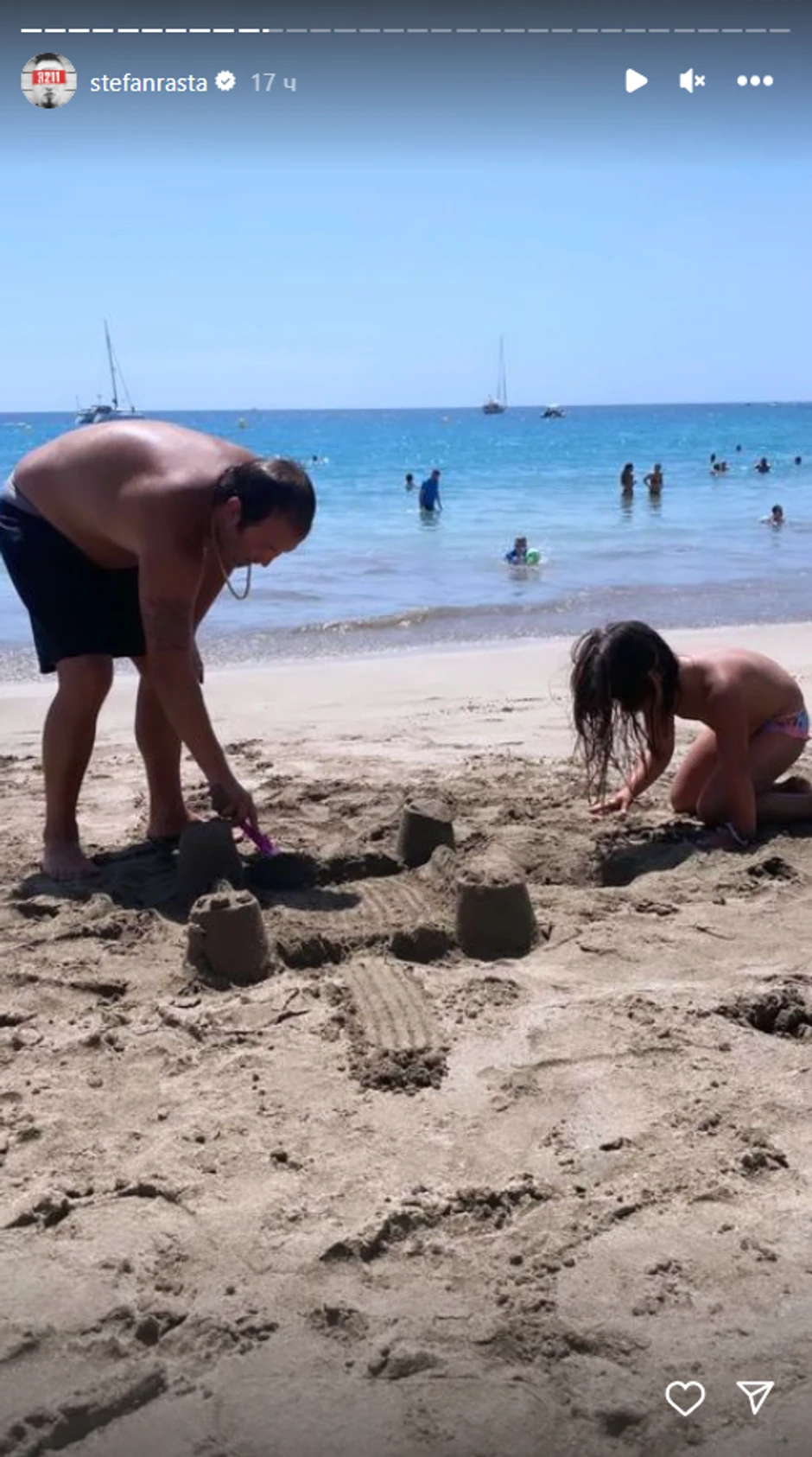 Rasta sa ćerkom Tarom na moru