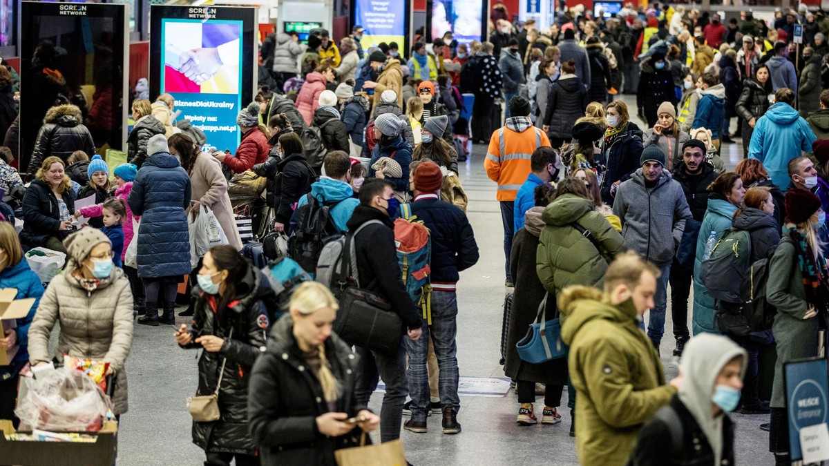 Parents left the baby in a pram on the platform, the 4-year-old went alone