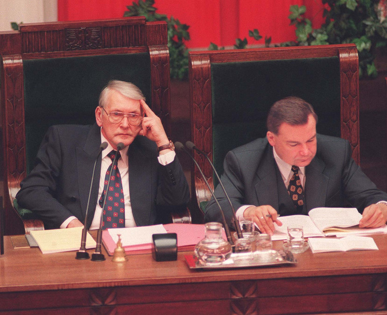 Marszałek Sejmu Józef Zych i marszałek Senatu Adam Struzik w czasie posiedzenia Zgromadzenia Narodowego