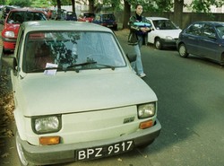 Podróż ekstremalna: siedem osób w małym fiacie