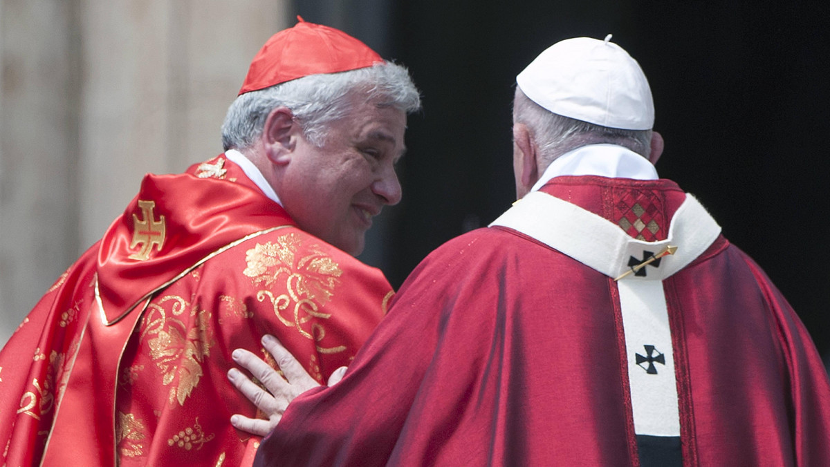 Rzym: papież Franciszek i kard. Krajewski wsparli transseksualne prostytutki