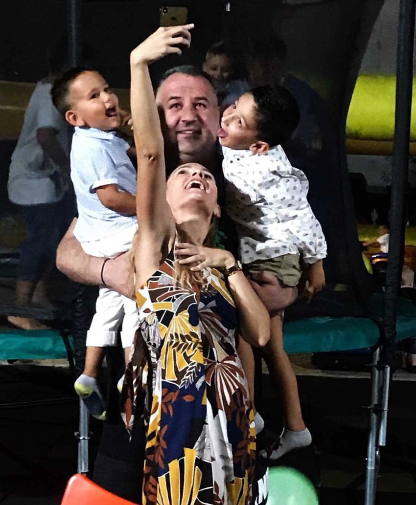 Katarina sa suprugom i decom