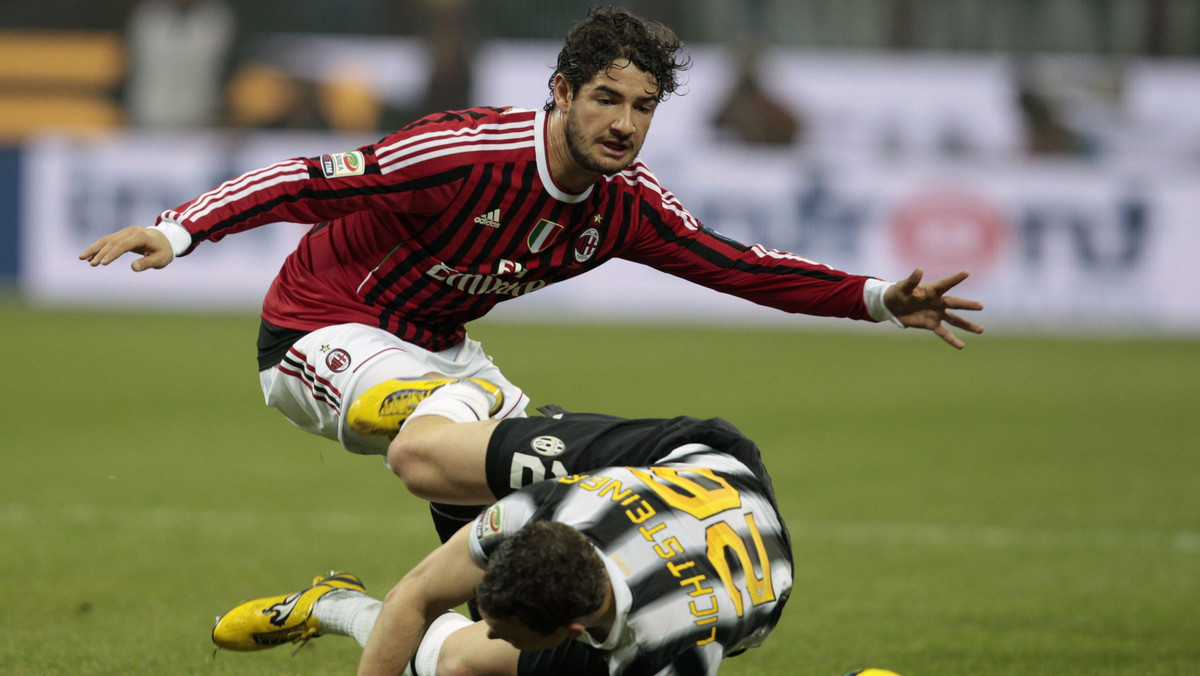 Kłopoty zdrowotne nie opuszczają Alexandre Pato. Napastnik AC Milan nabawił się kolejnego urazu, który wykluczy go z gry w pierwszych meczach nowego sezonu Serie A.