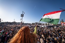 Wybory na Węgrzech. Sondaże: rośnie poparcie dla partii TISZA