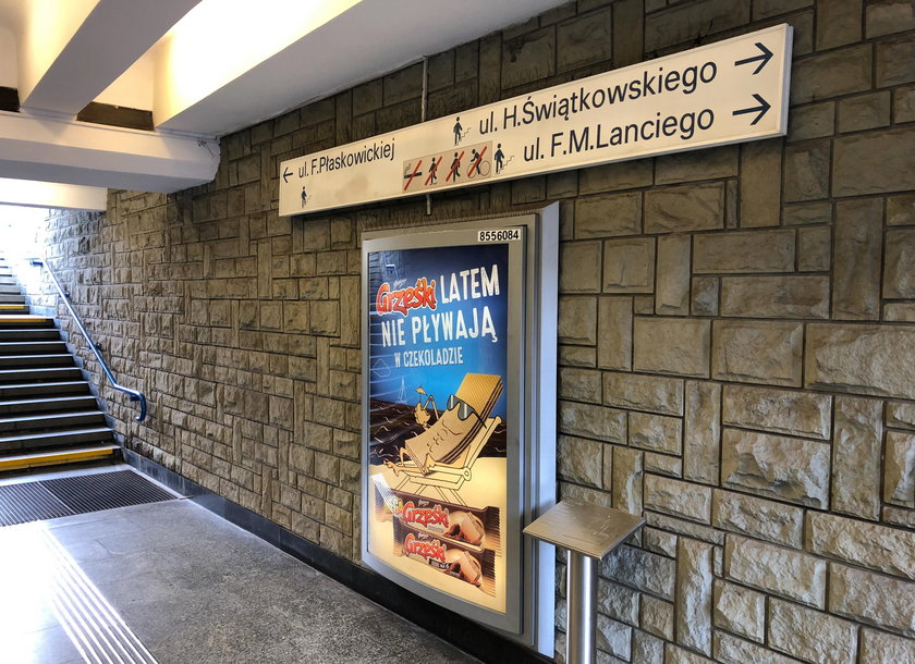 Tablice w metrze wprowadzają w błąd