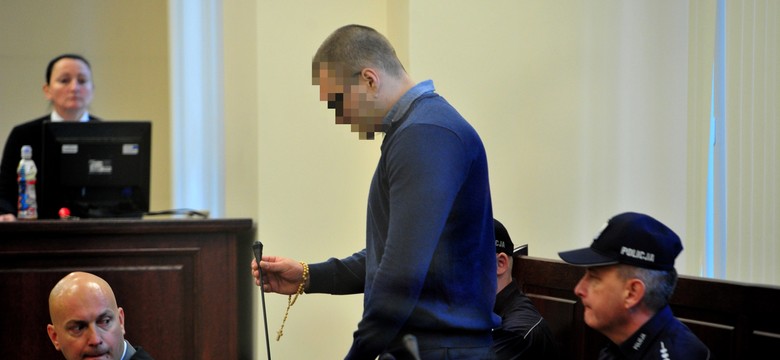 Płacze, w ręku różaniec. Sprawca wypadku w Kamieniu Pomorskim przyznaje się do winy