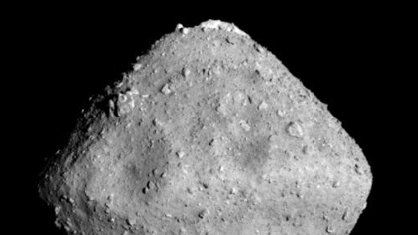 Japończycy wylądowali na asteroidzie