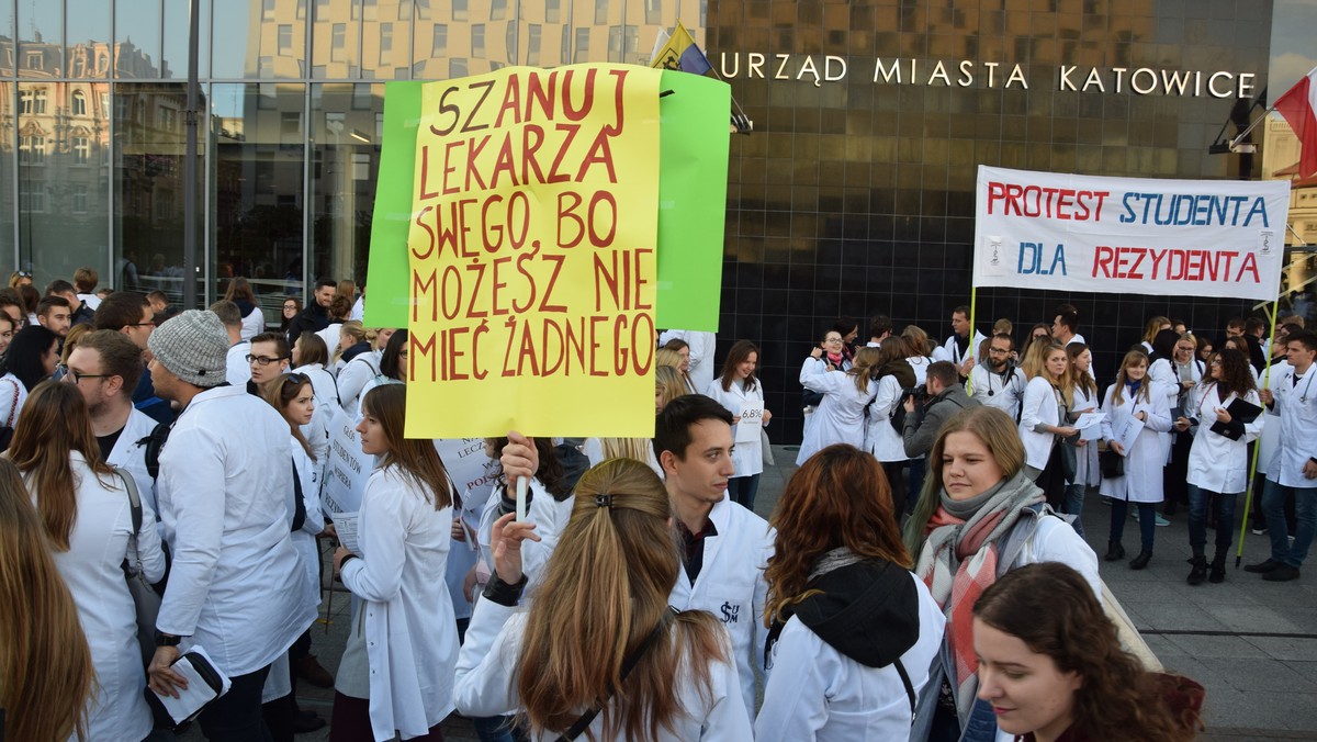 W Katowicach odbędzie się marsz poparcia dla strajkujących lekarzy rezydentów. Będzie to drugi protest organizowany przez środowisko studentów medycyny ze Śląska w geście poparcia dla pracowników ochrony zdrowia biorących udział w proteście głodowym Porozumienia Zawodów Medycznych.