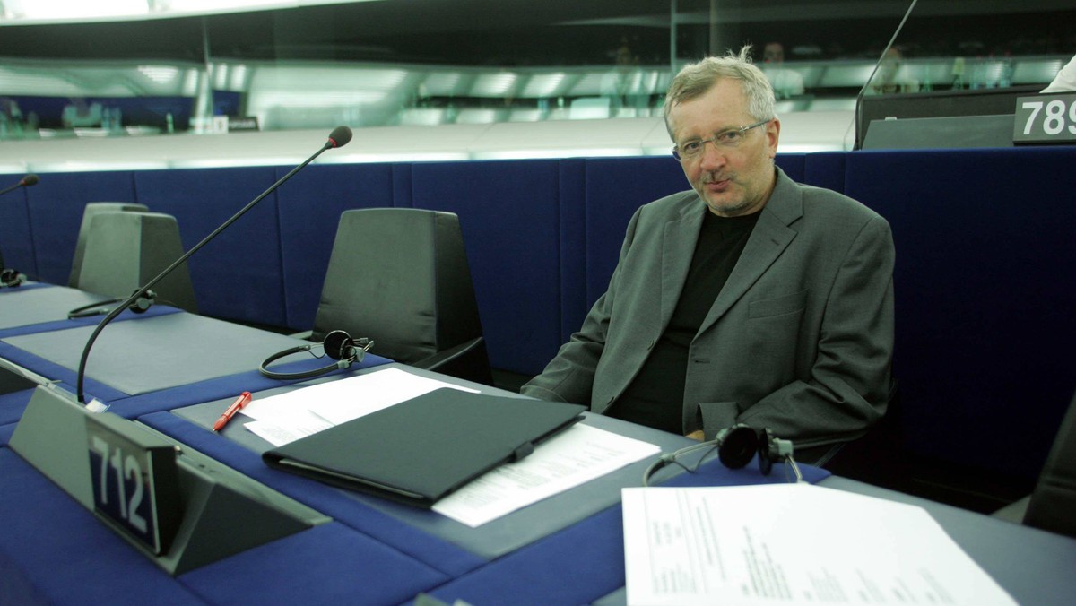 Europoseł Marek Siwiec na swoim blogu w Onet.pl przestawił ostatnie wydarzenia w rządzie, spowodowane chaosem na kolei, w formie bajki, gdzie "wszystko jak w historii o dobrym carze i złych bojarach".