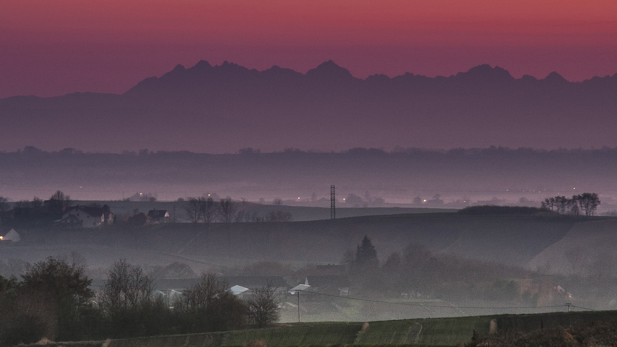 Niezwykłe zdjęcie z Ponidzia. Tatry widziane z województwa świętokrzyskiego