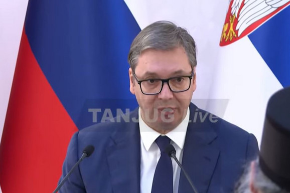 Vučić u Ruskom domu održao govor na temu "Revizija istorijskih činjenica i otpor slobodarskih naroda": Osvrnuo se na atentat na Roberta Fica (VIDEO)