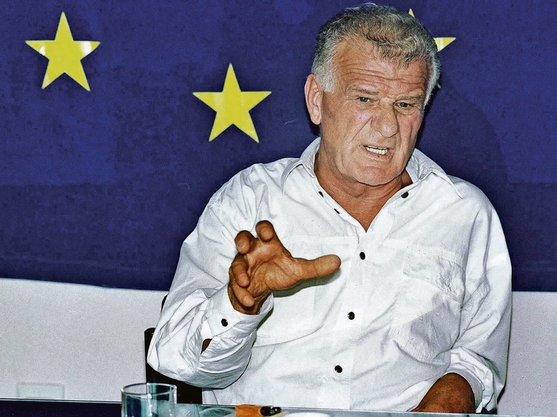 Na kraju će ispasti da se otac sam ubio, da se sam ubio i Đinđić, kaže Veljko, sin Ivana Stambolića