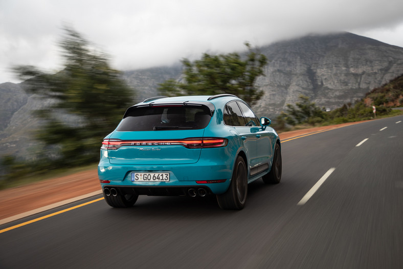 Porsche Macan Turbo - Federico Chiesa