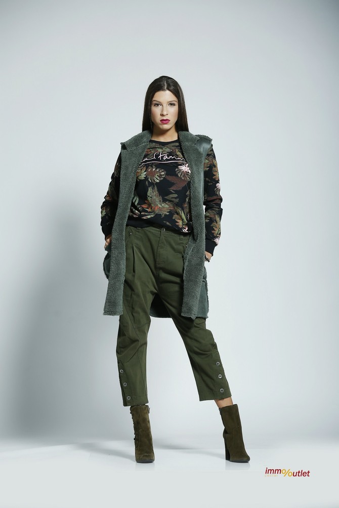 Duks i prsluk “Exterra”, 2.890 i 3.990 din, pantalone “Attrattivo”4.890 din, čizme “Guess”, (N sport), 14.590 11.672 din
