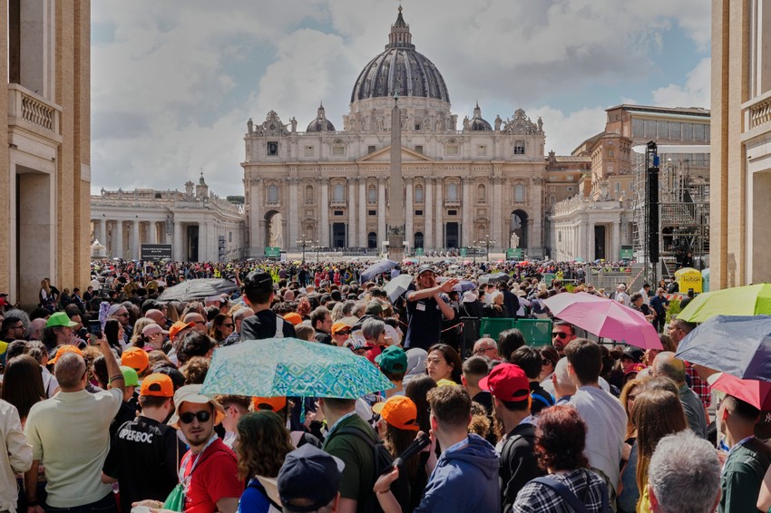 Vernici odaju poštu papi Franji u Vatikanu
